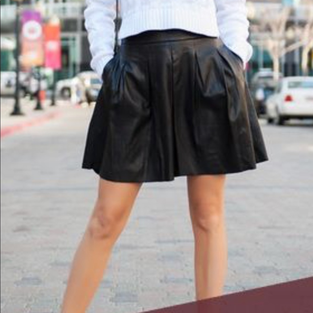 Banana Republic black real leather skirt